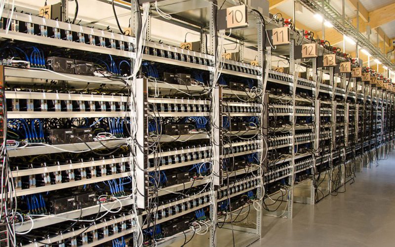 Fábrica de Mineração de Bitcoin
