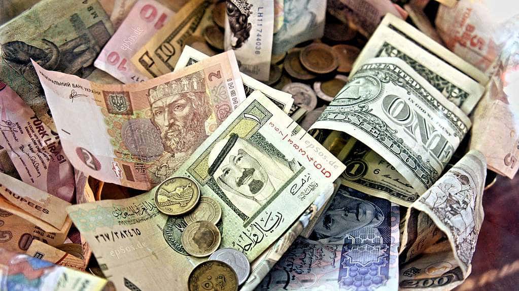 Dinheiro fiat versus bitcoin
